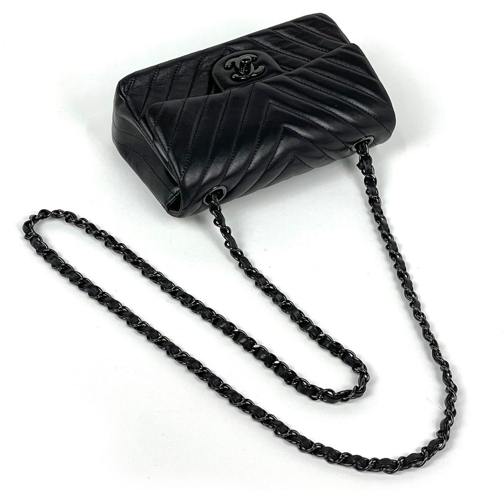 Chanel Stitch Chain Shoulder Bag CC Logo Blanc Leather Black — view 5