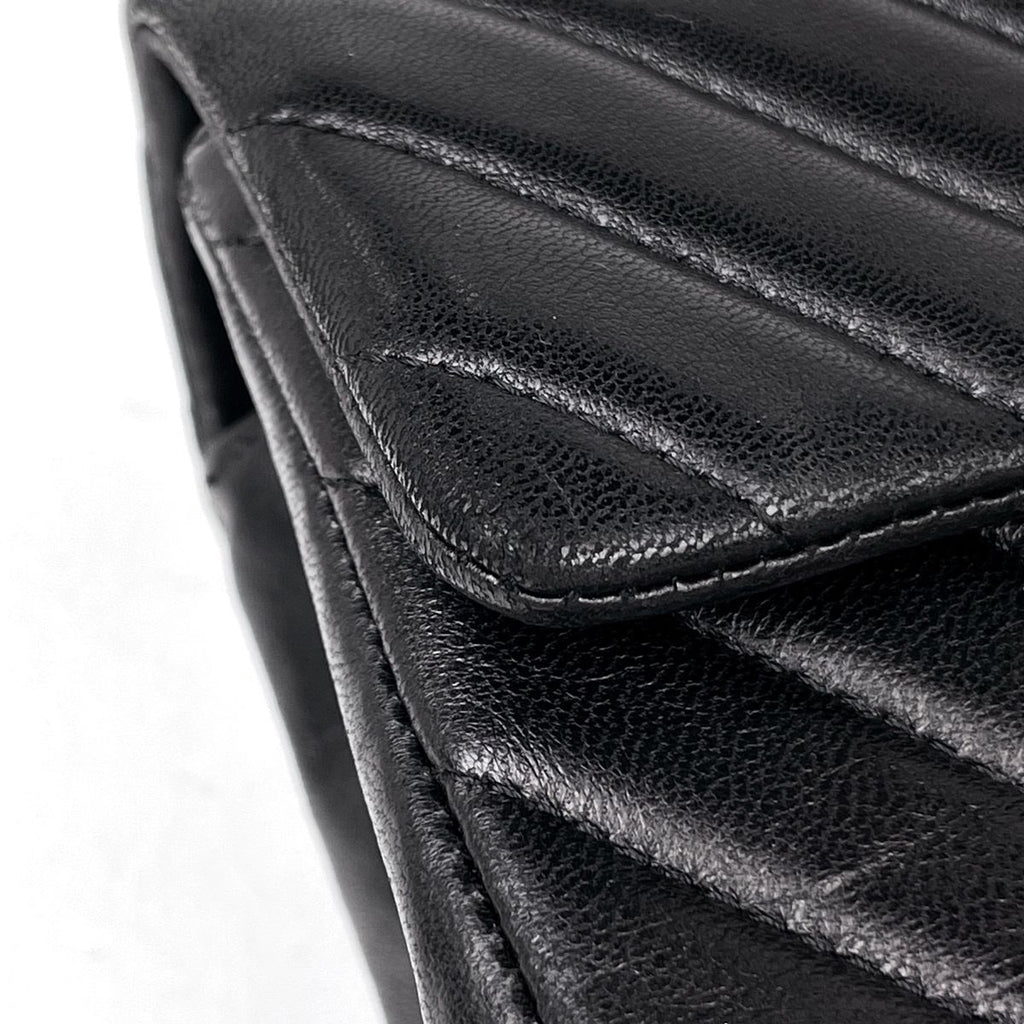 Chanel Stitch Chain Shoulder Bag CC Logo Blanc Leather Black — view 4