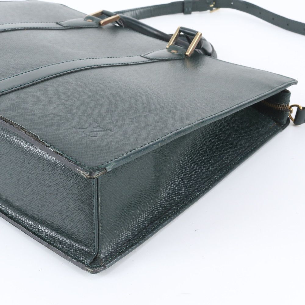 Louis Vuitton Taiga Porte Documentant Rosein 2-Way Business Bag Crossbody — view 4