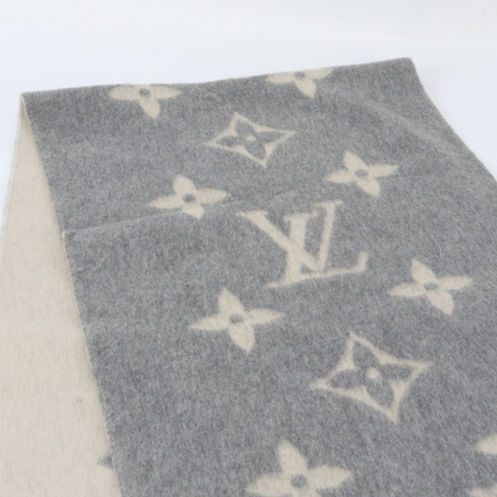 Louis Vuitton Tag Echarpe Reykjavik Cashmere 100% Monogram Fringe Scarf Gray — view 2