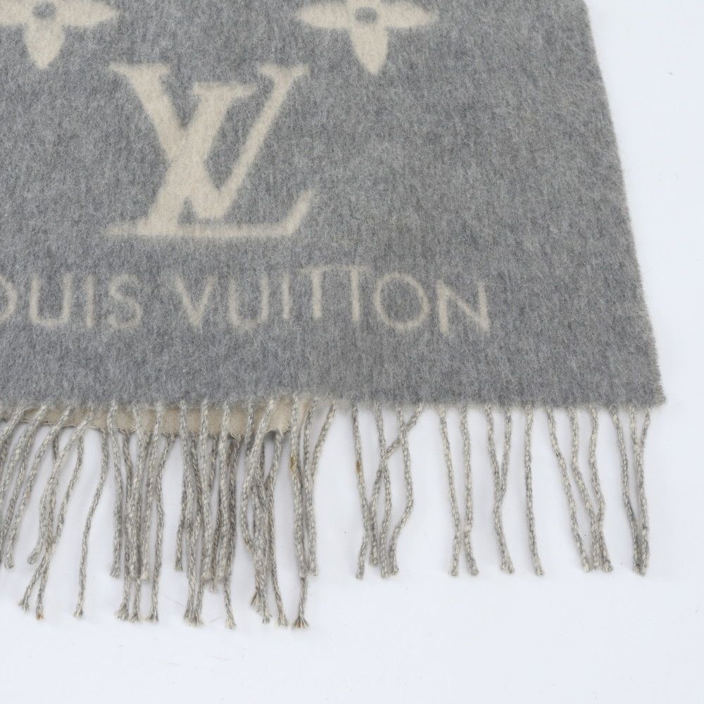 Louis Vuitton Tag Echarpe Reykjavik Cashmere 100% Monogram Fringe Scarf Gray — view 4
