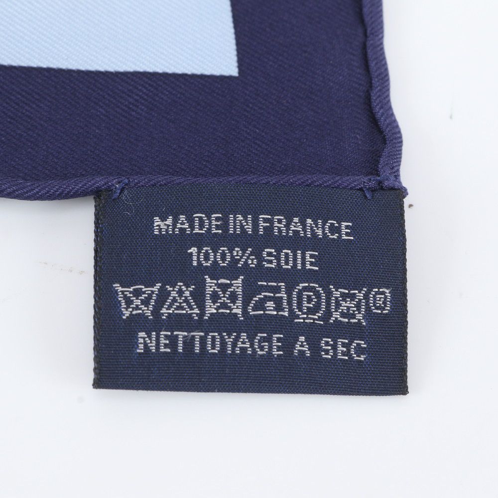 Hermes Tagged Carre Eperon D'or Yellow Gold Spurs Silk 100% Scarf — view 9