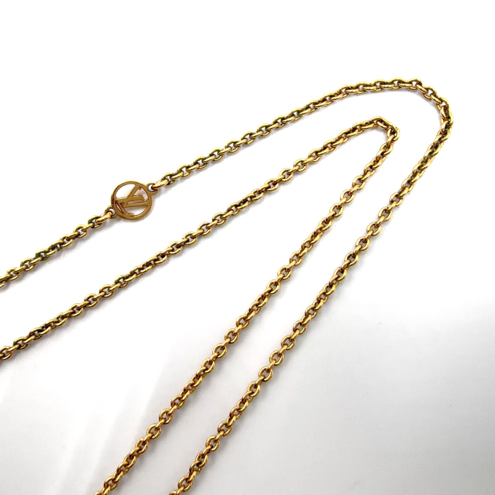 Louis Vuitton Essential Metal Necklace Gold — view 4
