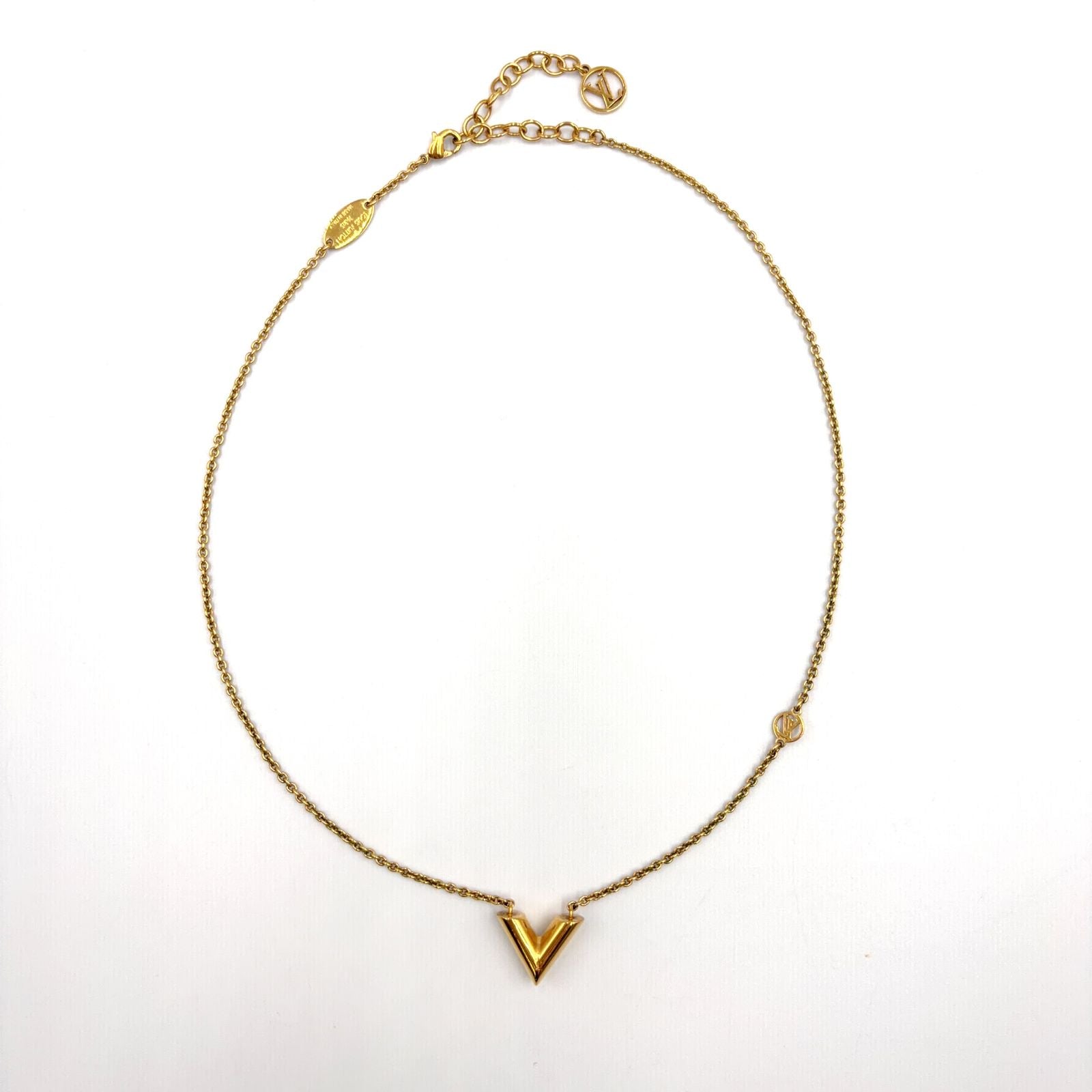 Louis Vuitton Essential Metal Necklace Gold — view 3