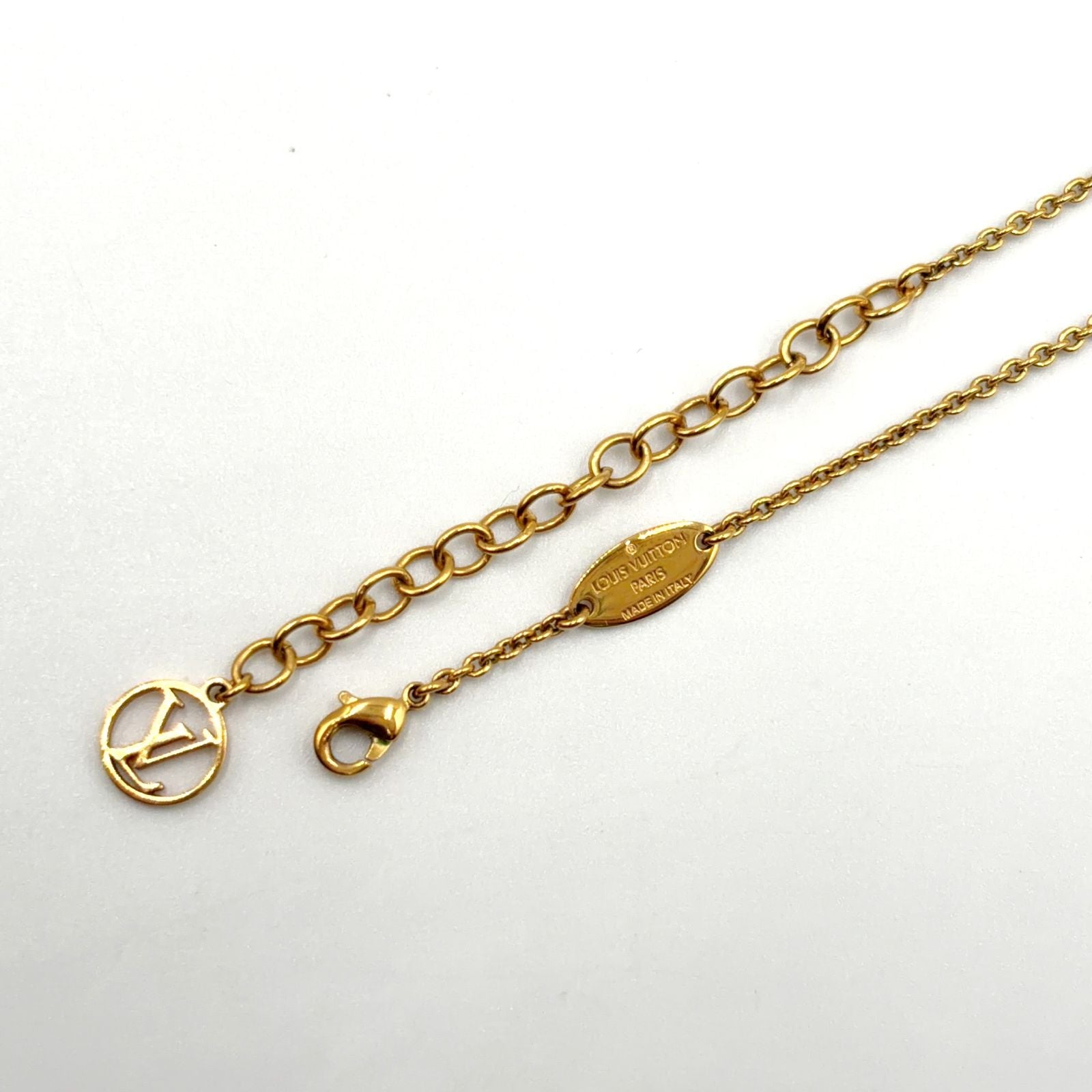 Louis Vuitton Essential Metal Necklace Gold — view 6