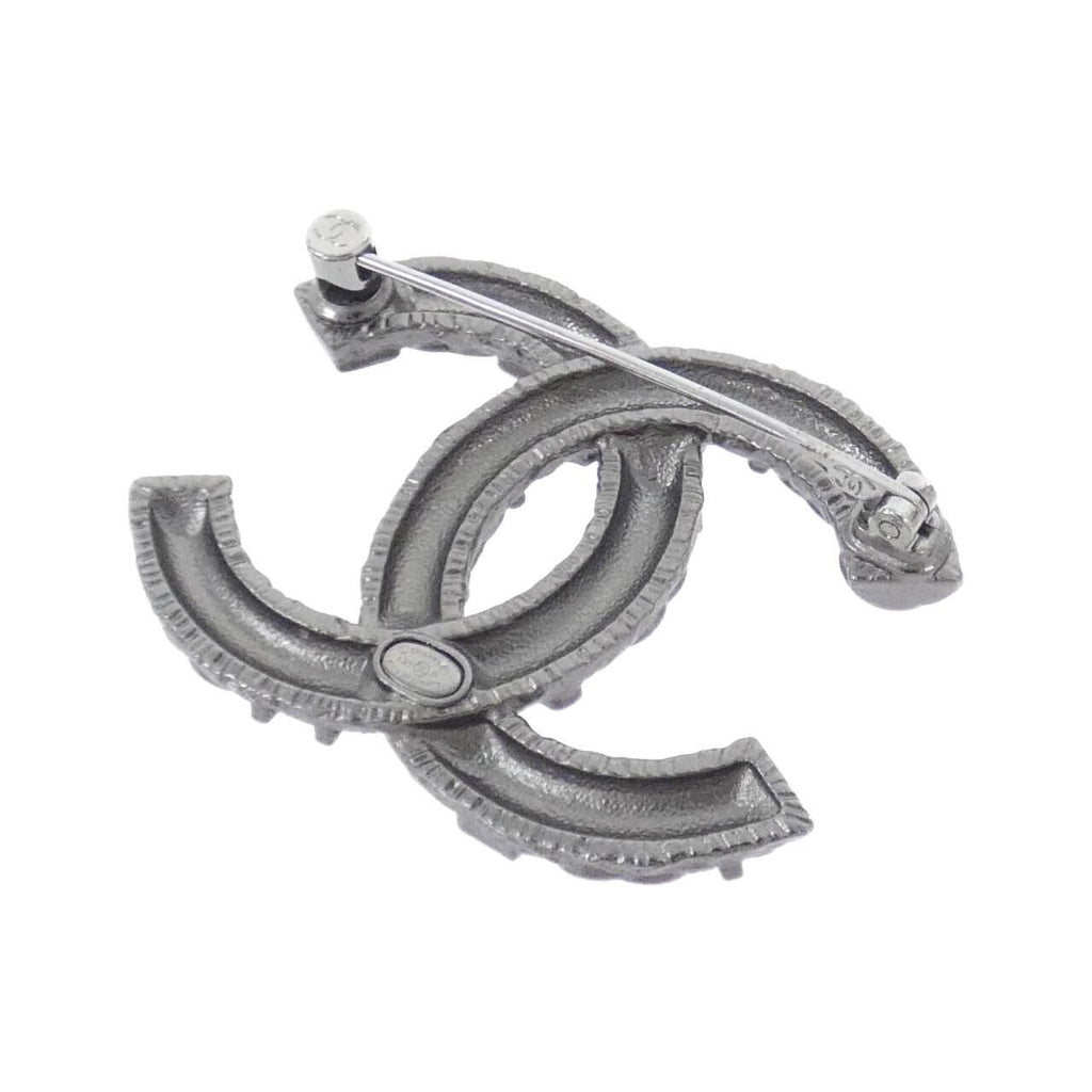 Chanel Brooch Pink — view 2