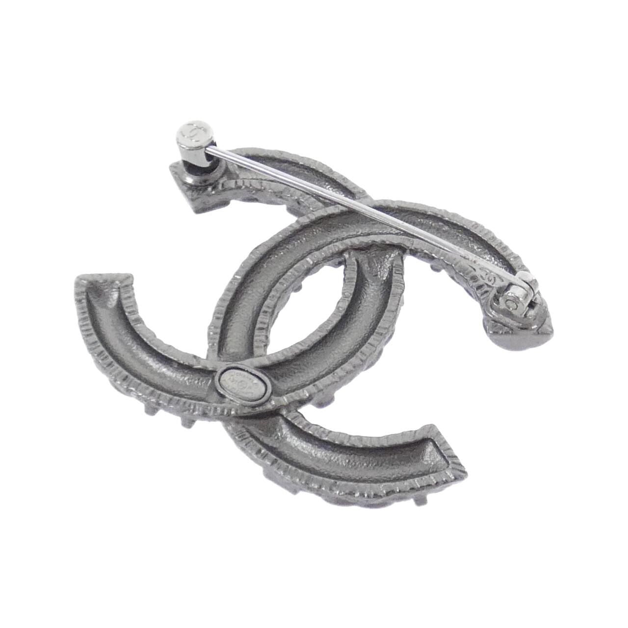 Chanel Brooch Pink — view 2