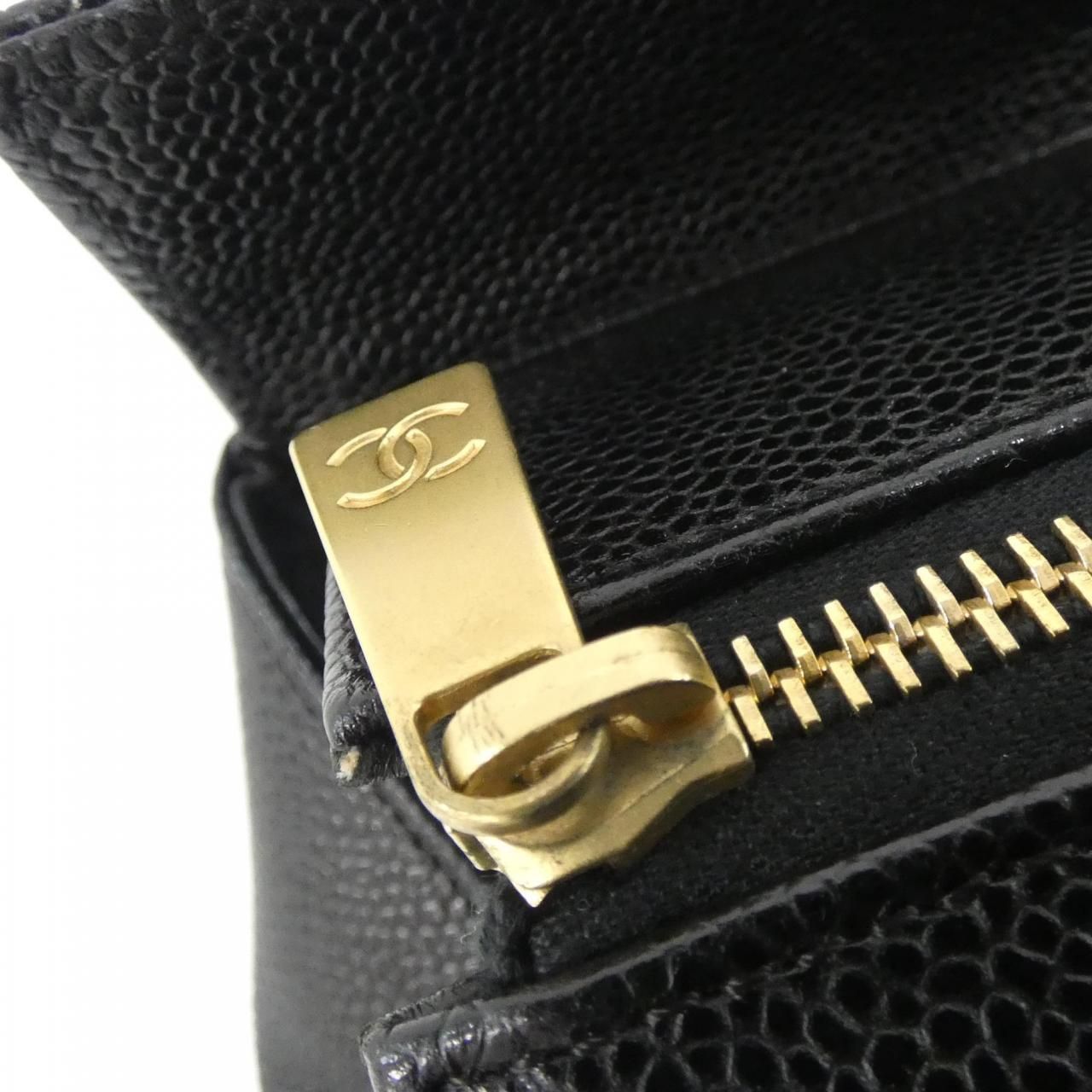 Chanel Vintage Shoulder — view 4