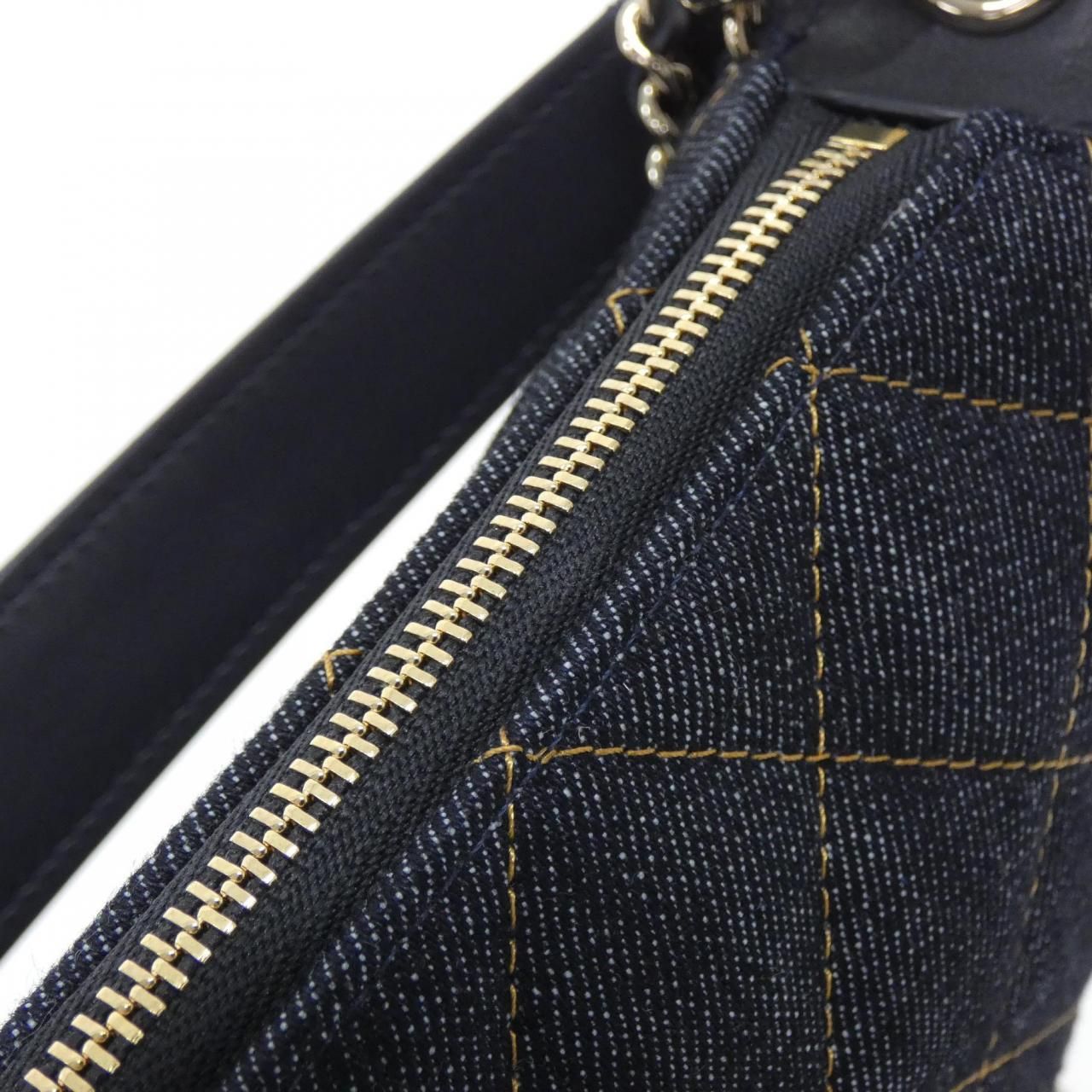 Chanel Timeless Classic Line Chain Clutch — view 5