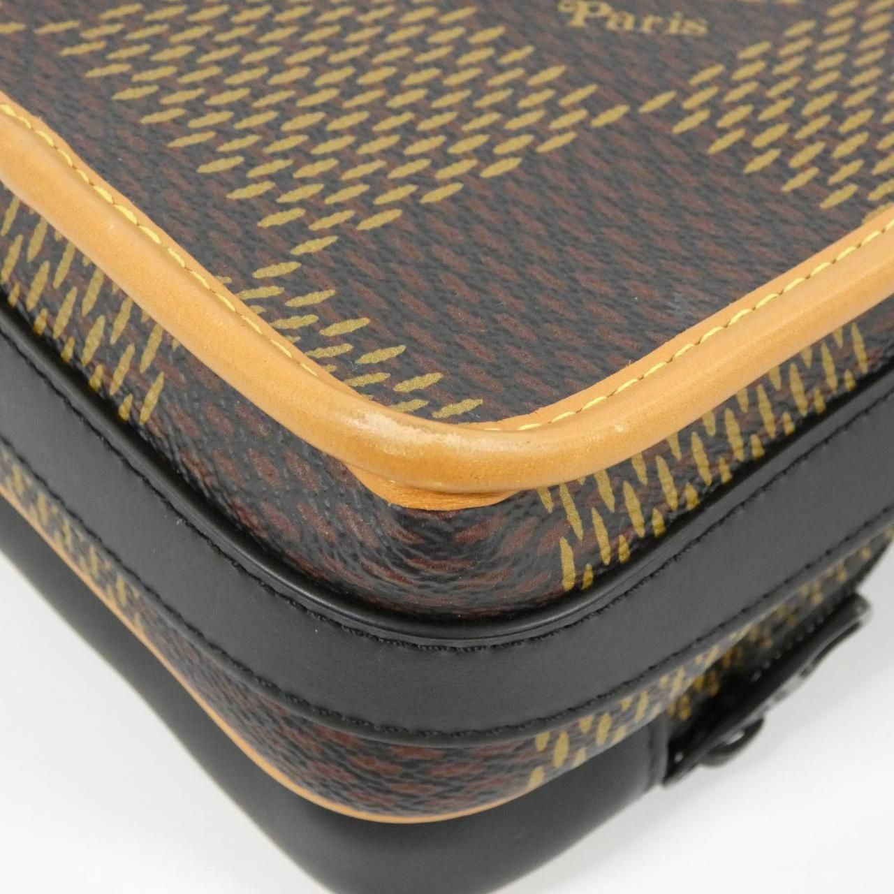 Louis Vuitton Damier Giant Amazon Messenger Shoulder — view 3