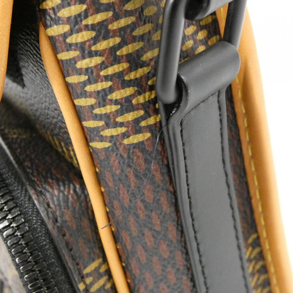 Louis Vuitton Damier Giant Amazon Messenger Shoulder — view 5