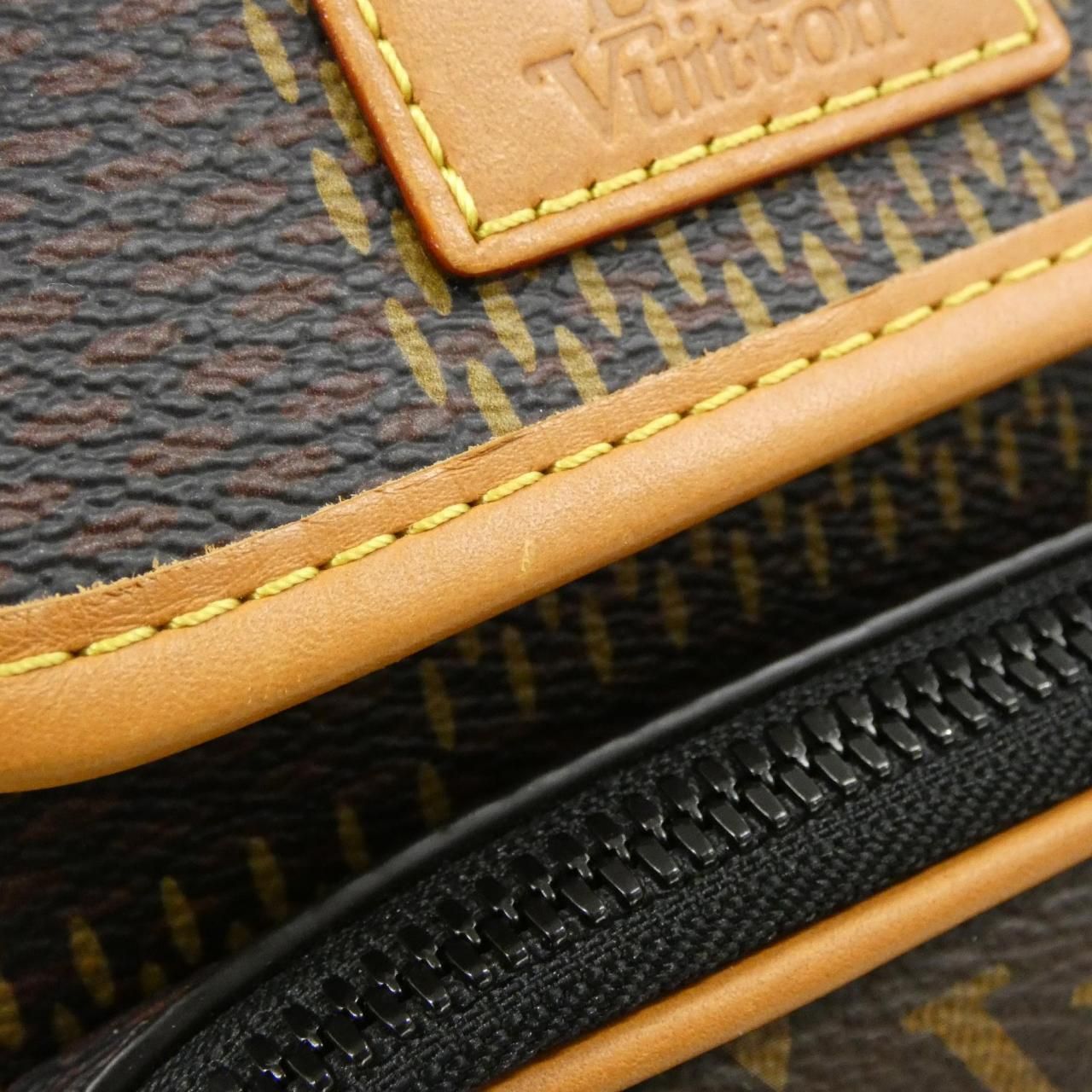 Louis Vuitton Damier Giant Amazon Messenger Shoulder — view 4