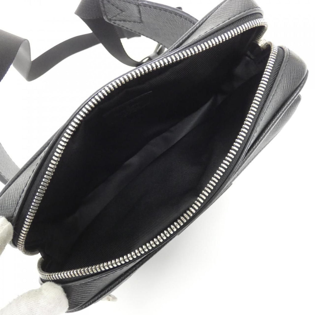 Louis Vuitton Taiga Bum Bag Outdoor — view 5