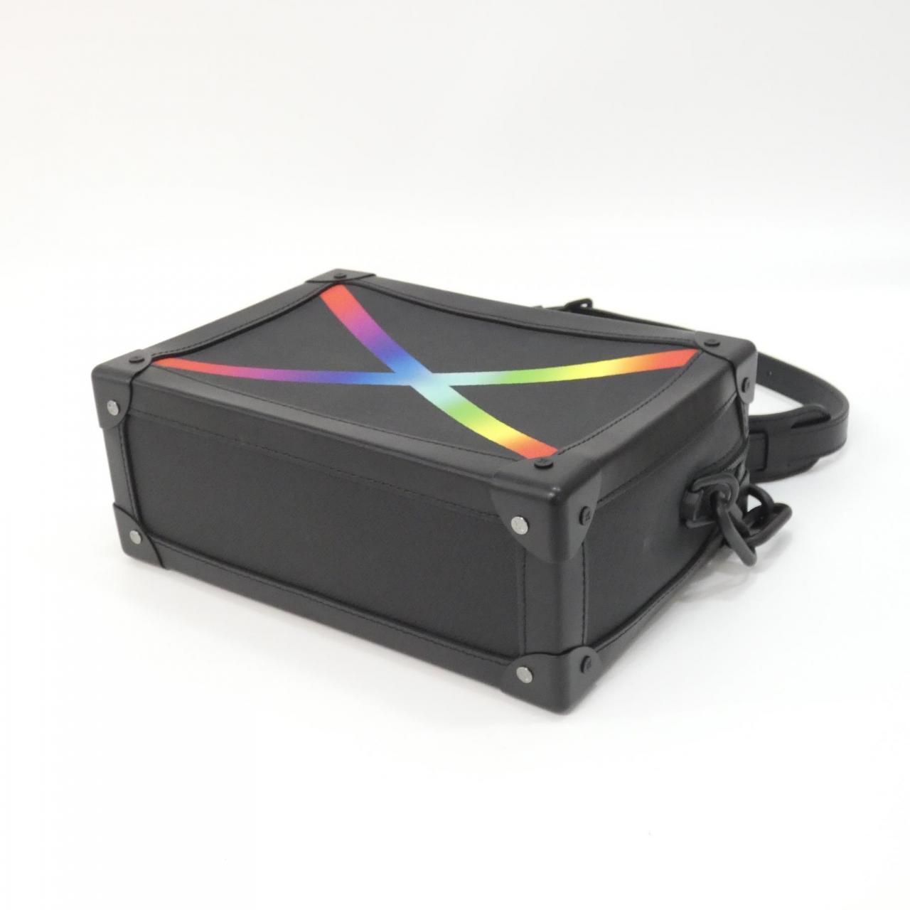 Louis Vuitton Taiga Rainbow Color Soft Trunk — view 3