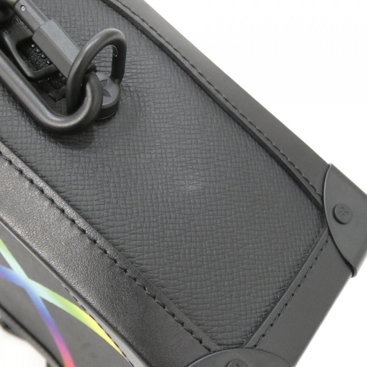 Louis Vuitton Taiga Rainbow Color Soft Trunk — view 6