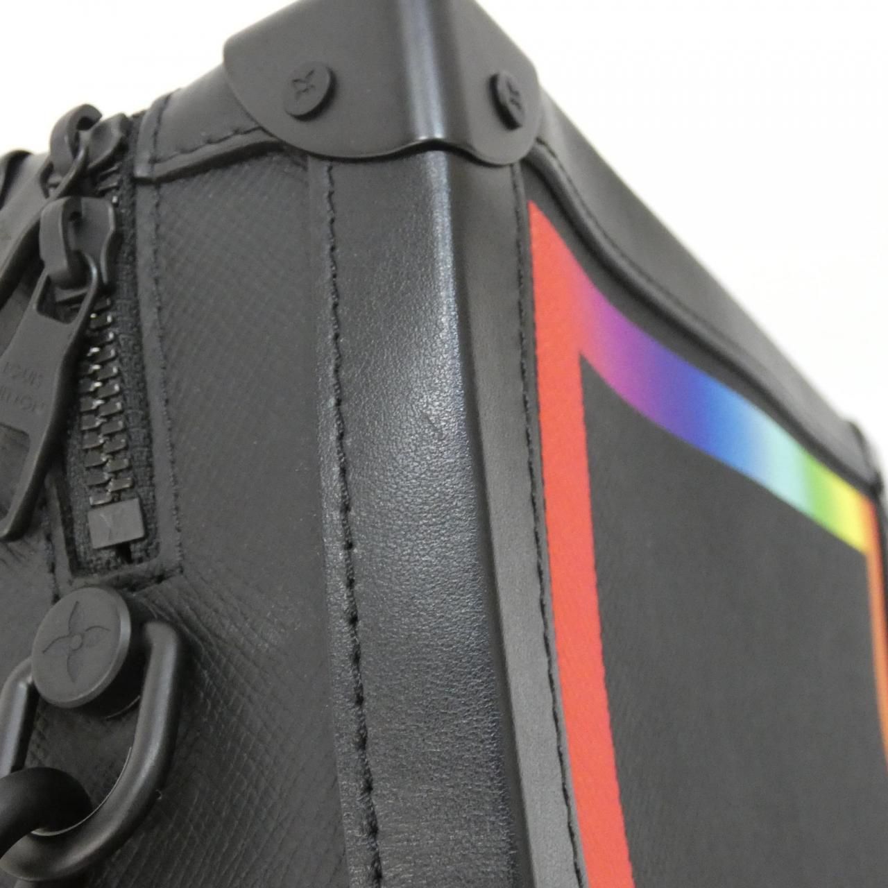 Louis Vuitton Taiga Rainbow Color Soft Trunk — view 7
