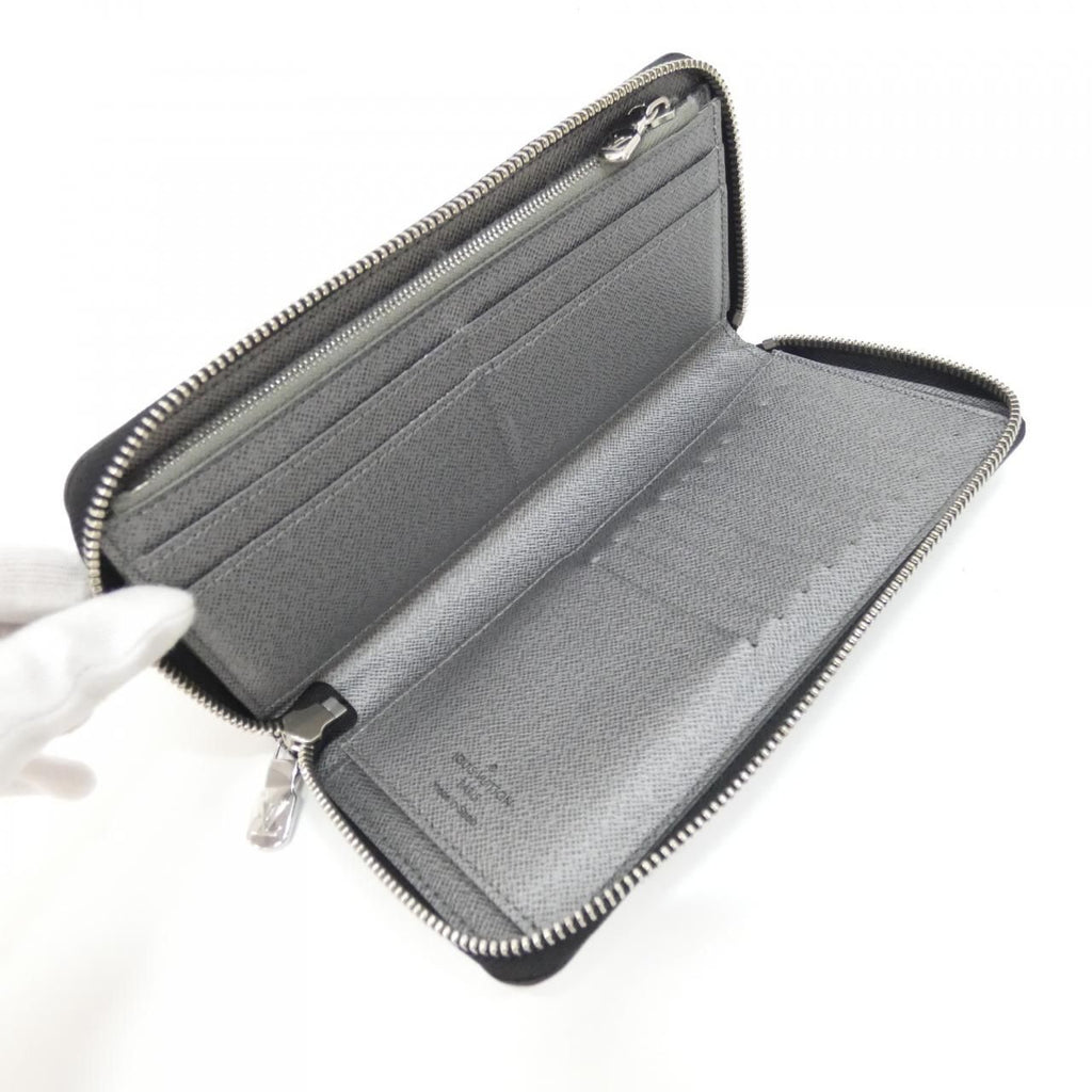 Louis Vuitton Taiga Llama Zippy Wallet Vertical — view 6