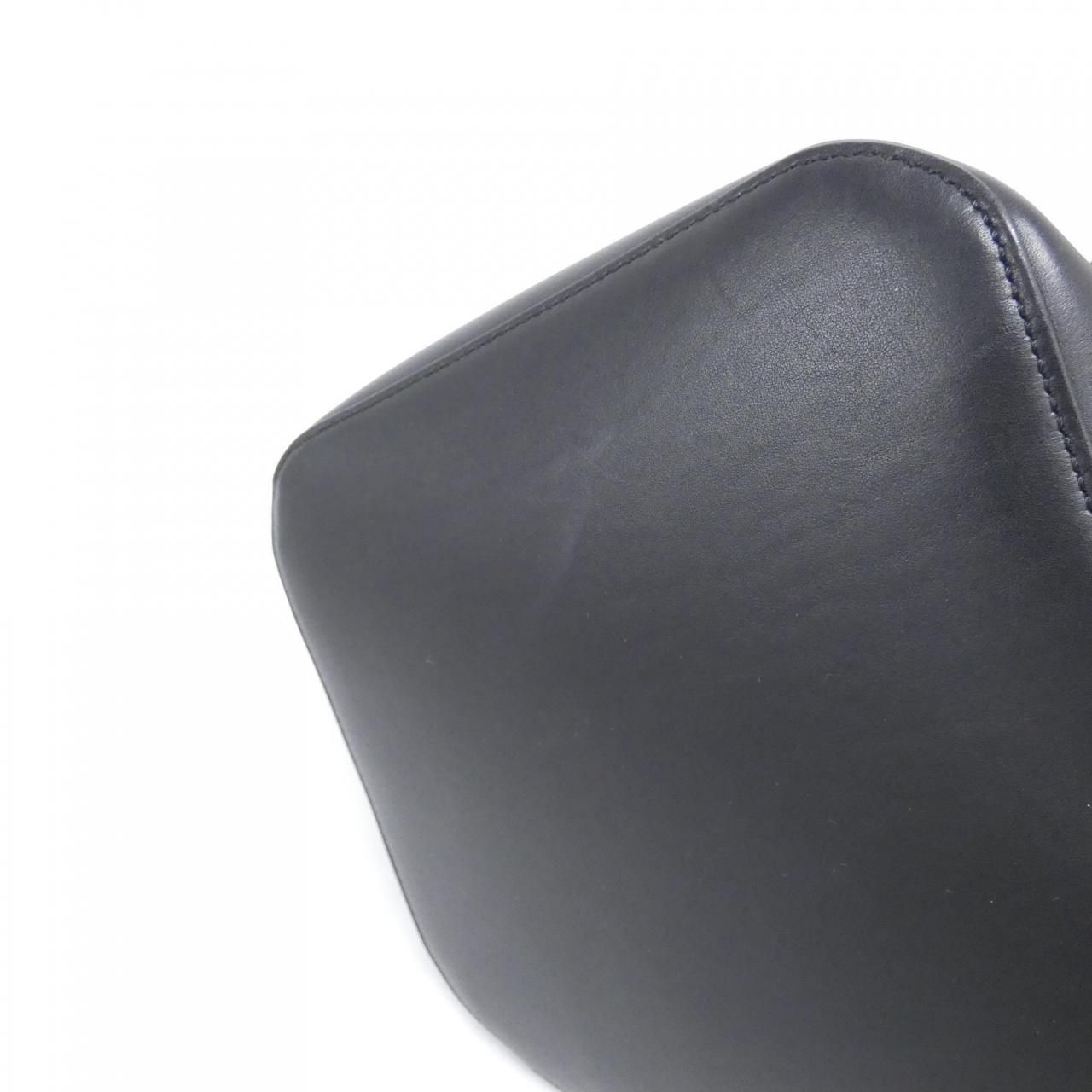 Loewe Pebble Bucket — view 3