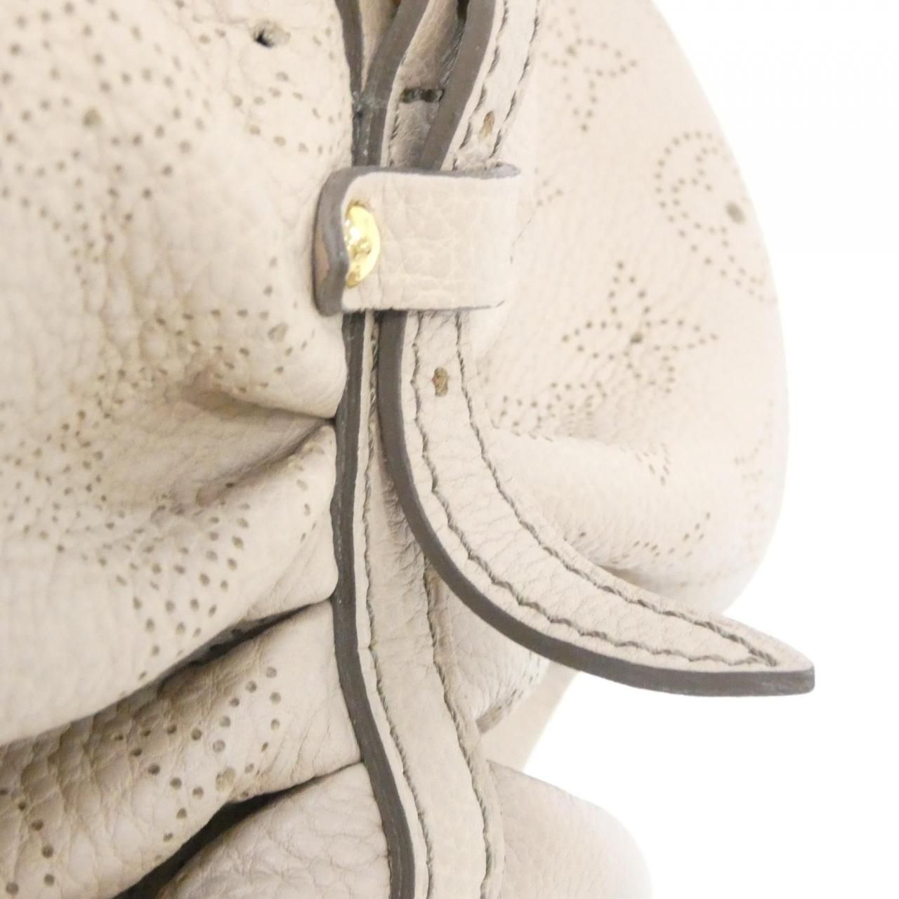 Louis Vuitton Mahina L Shoulder — view 5