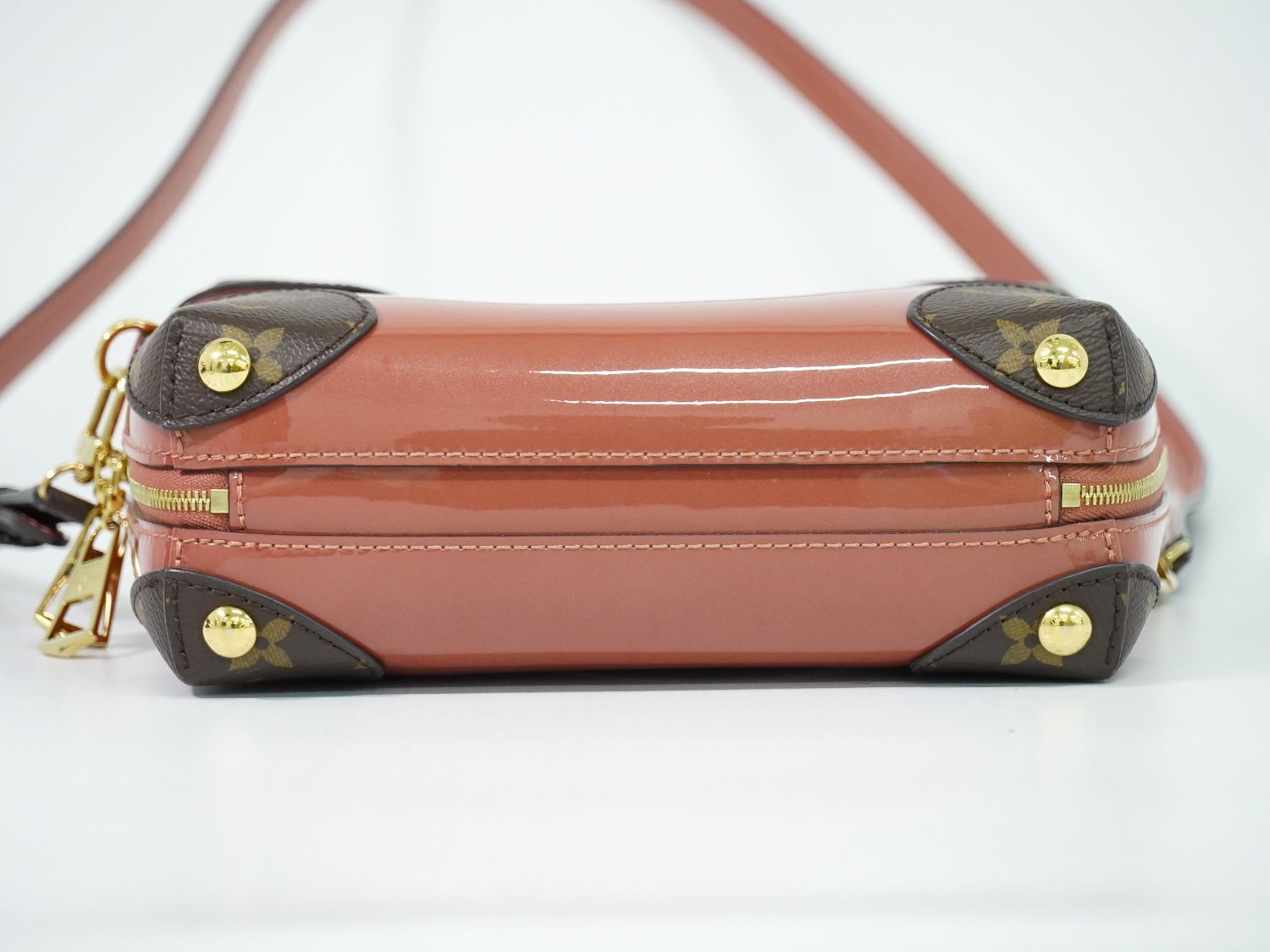 Louis Vuitton LV Venice Vernis Miroir Monogram Shoulder Bag Pochette Ville Rose — view 3