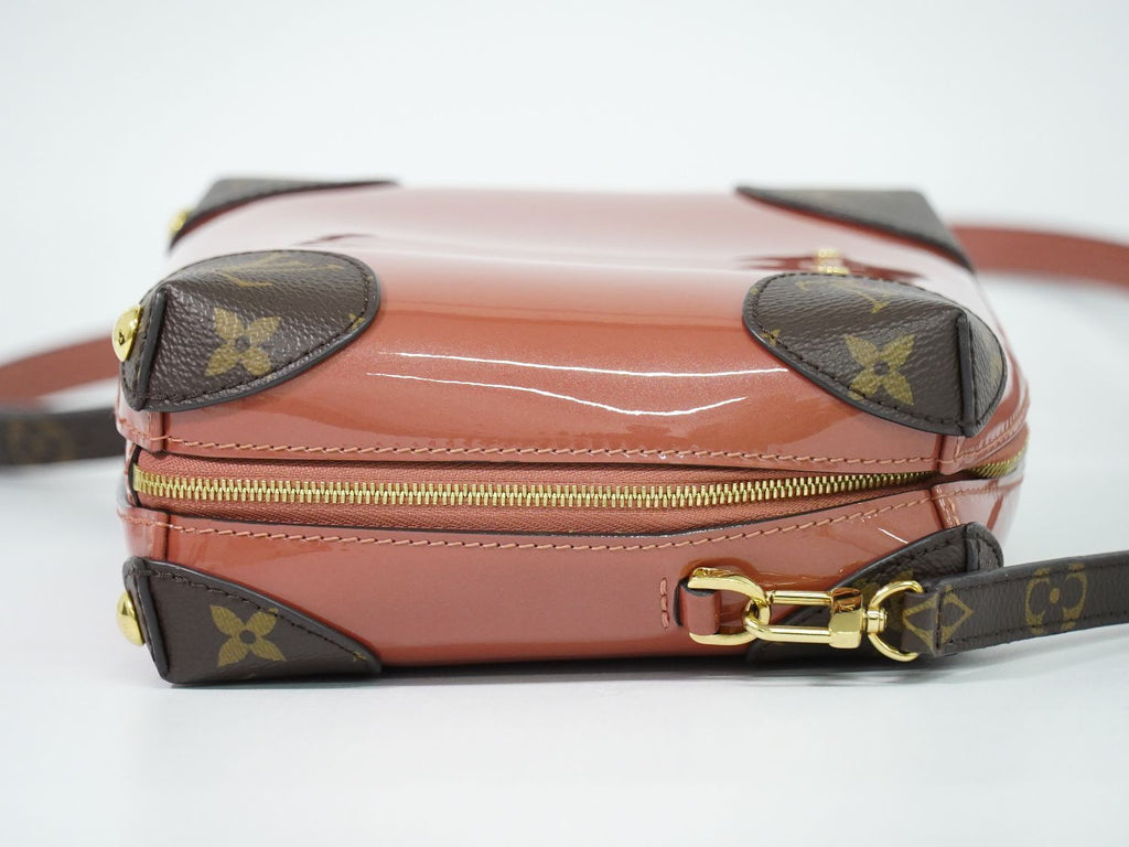 Louis Vuitton LV Venice Vernis Miroir Monogram Shoulder Bag Pochette Ville Rose — view 4