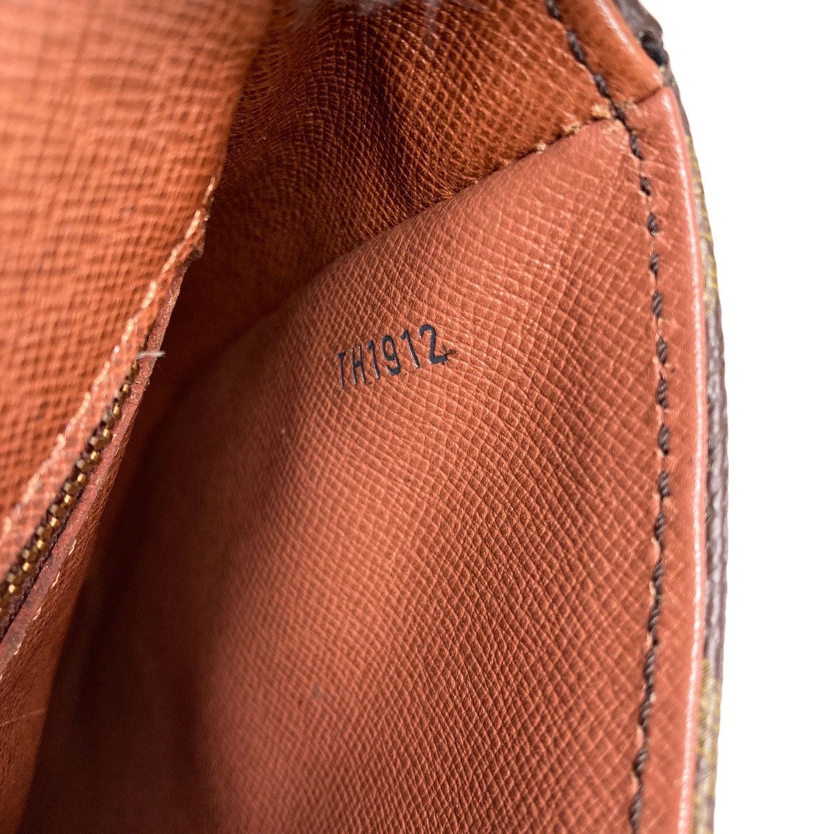Louis Vuitton Cite PM Shoulder Bag Monogram Canvas — view 7