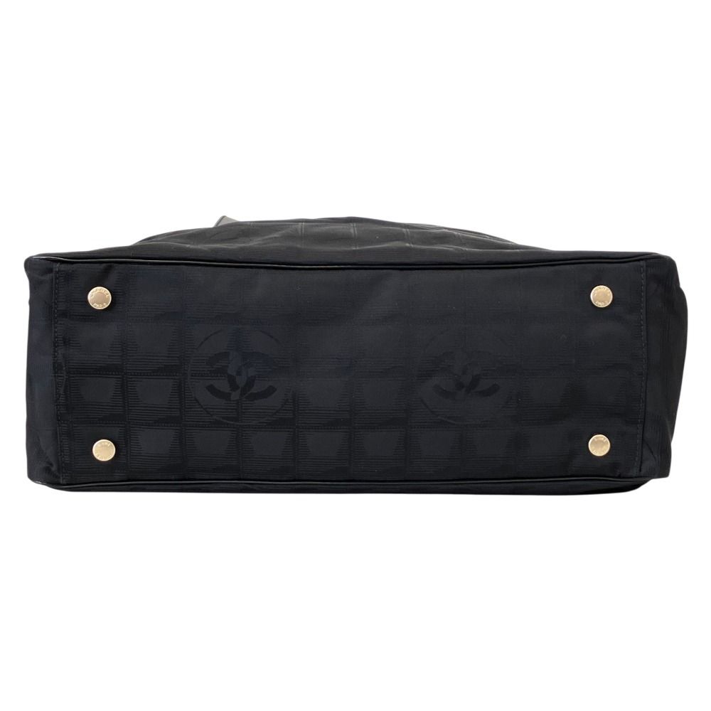 Chanel New Travel Line GM Tote Bag Black — view 4