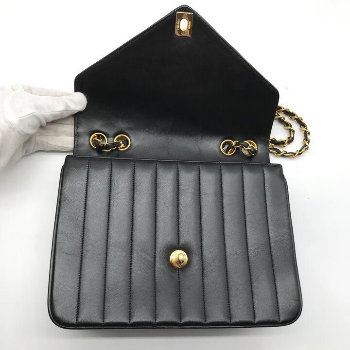 Chanel CC Logo Turnlock Chez Blanc Stitch Leather Chain Shoulder Bag Black — view 7
