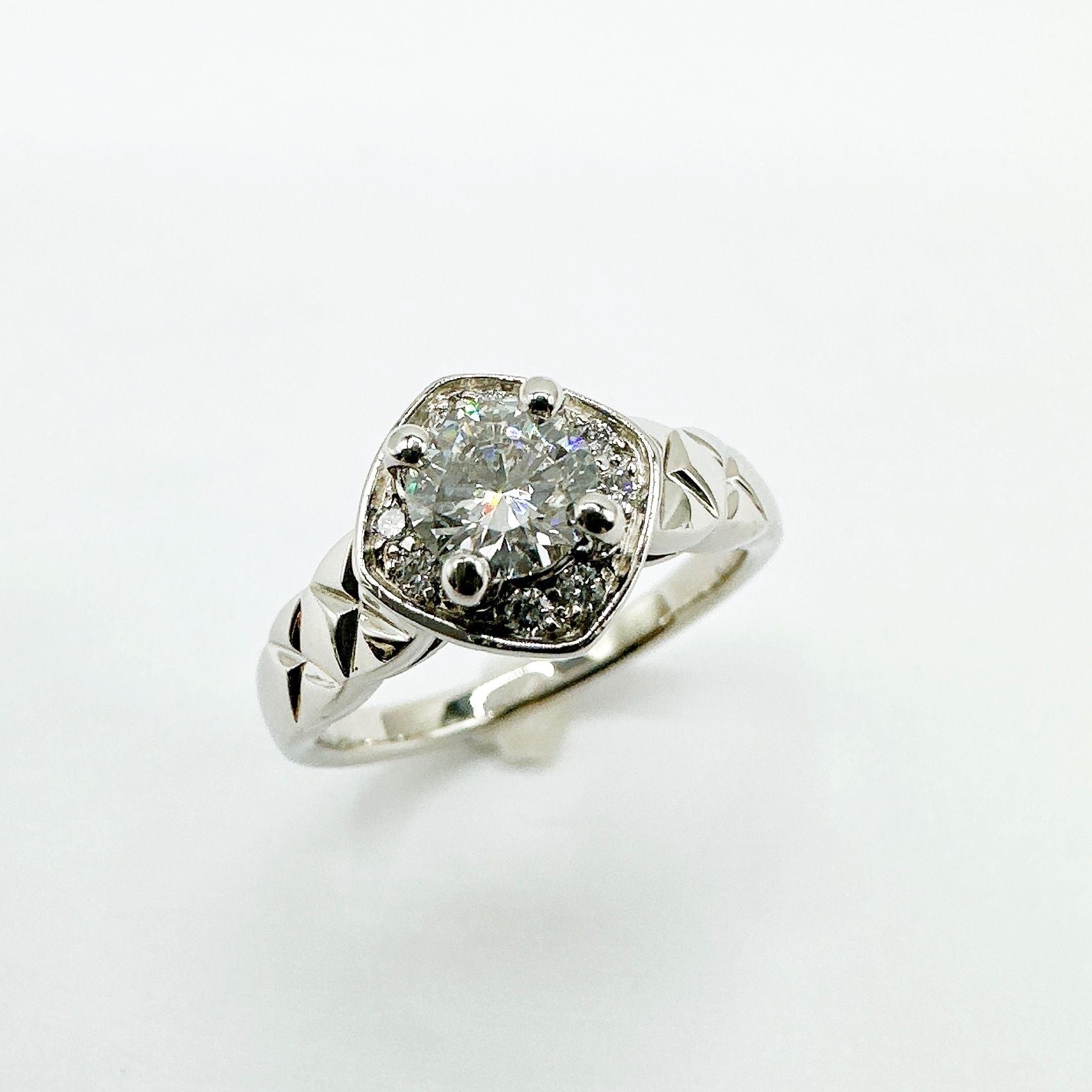 Chanel Coco Crush Diamond Platinum Gia with Ring — view 3