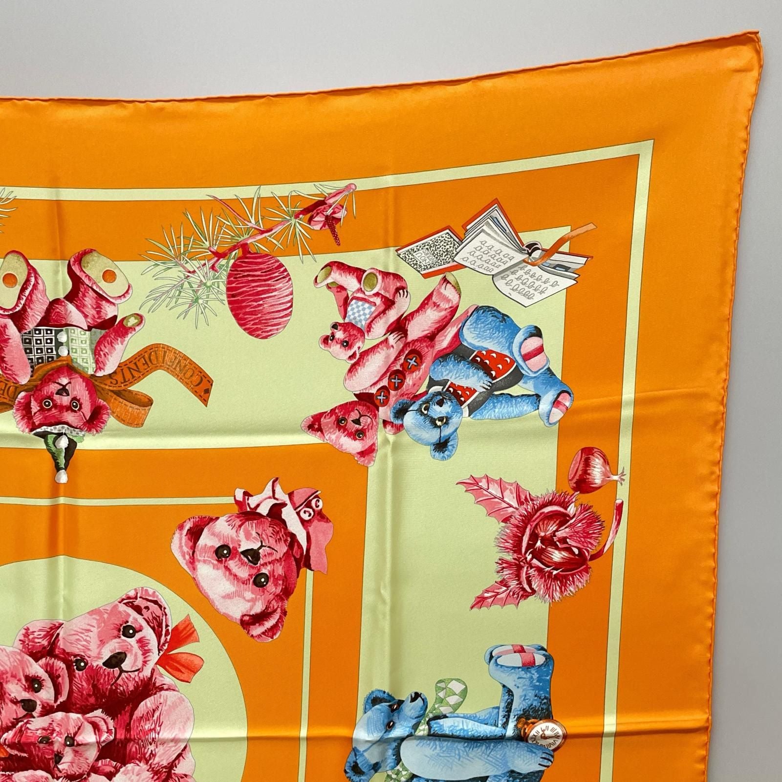 Hermes Large Scarf Carre 90 Confidents Des Coeurs Friends of the Heart Teddy — view 4