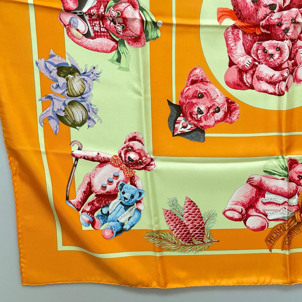 Hermes Large Scarf Carre 90 Confidents Des Coeurs Friends of the Heart Teddy — view 5