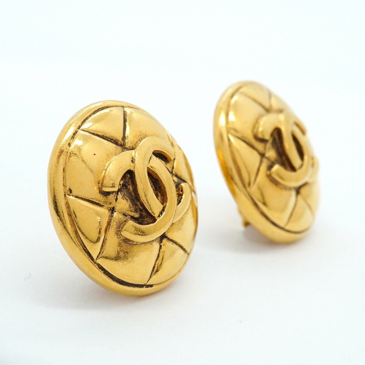 Chanel Earrings Vintage CC Logo Quilted Round — view 2