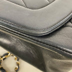Chanel Shoulder Bag Diana Lambskin Black Gold — view 8