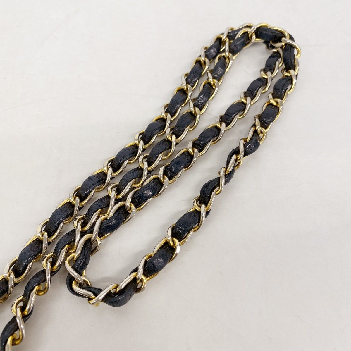 Chanel Shoulder Bag Diana Lambskin Black Gold — view 9