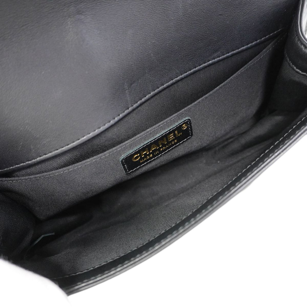 Chanel Shoulder Bag Boy Stitch Lambskin Black Gold — view 4