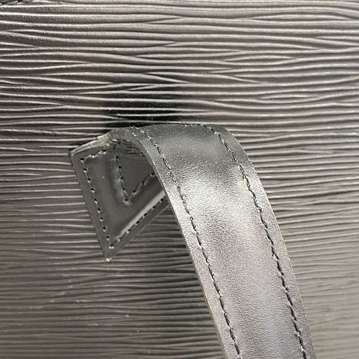 Louis Vuitton Handbag Epi Saint Jacques Noir — view 8