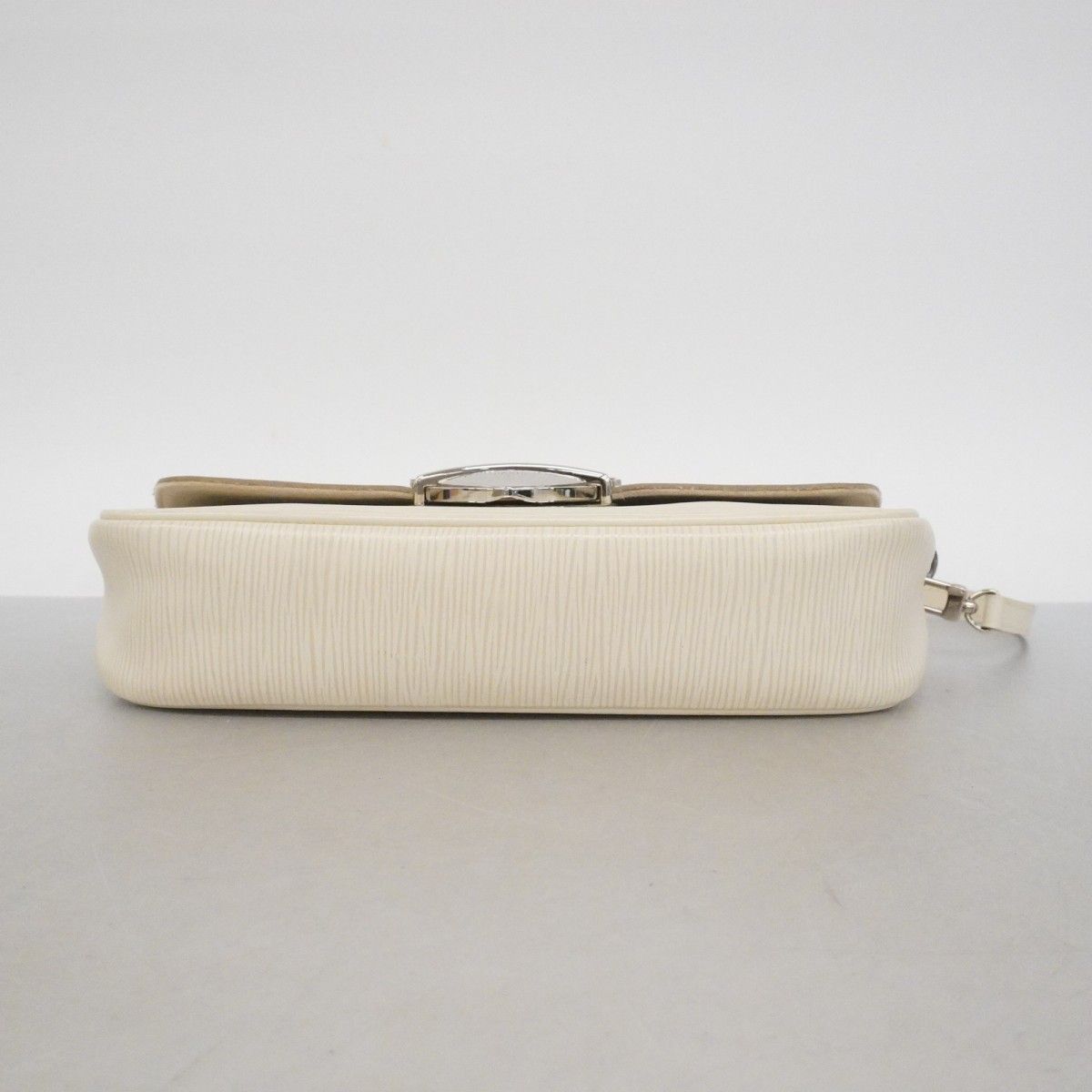 Louis Vuitton Shoulder Bag Epi Montaigne Yvoir — view 3
