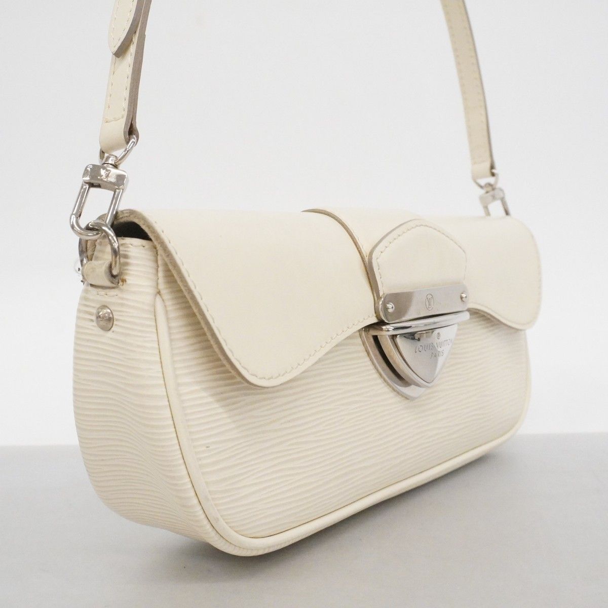 Louis Vuitton Shoulder Bag Epi Montaigne Yvoir — view 2