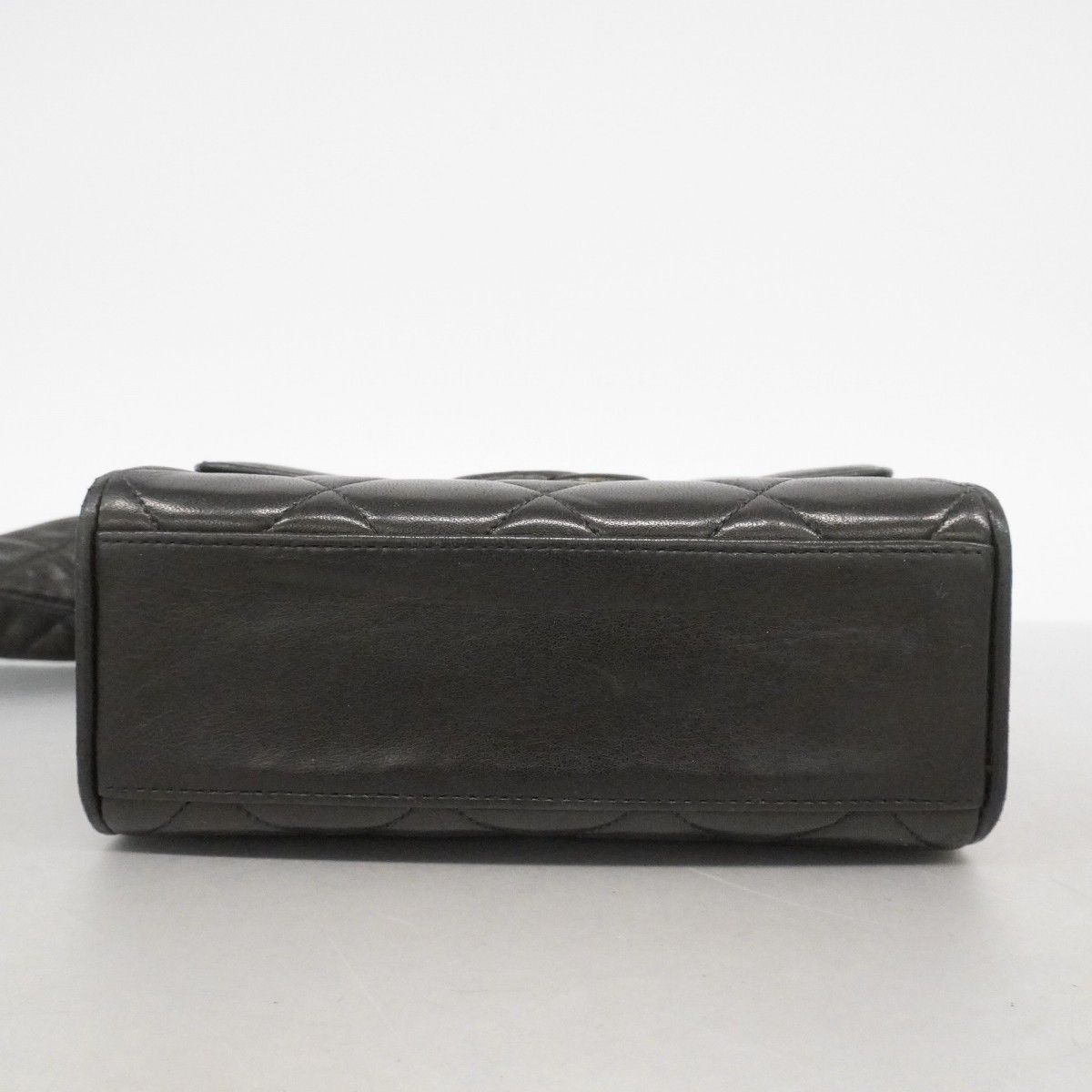 Chanel Shoulder Bag Quilted Lambskin Black Gold — view 3