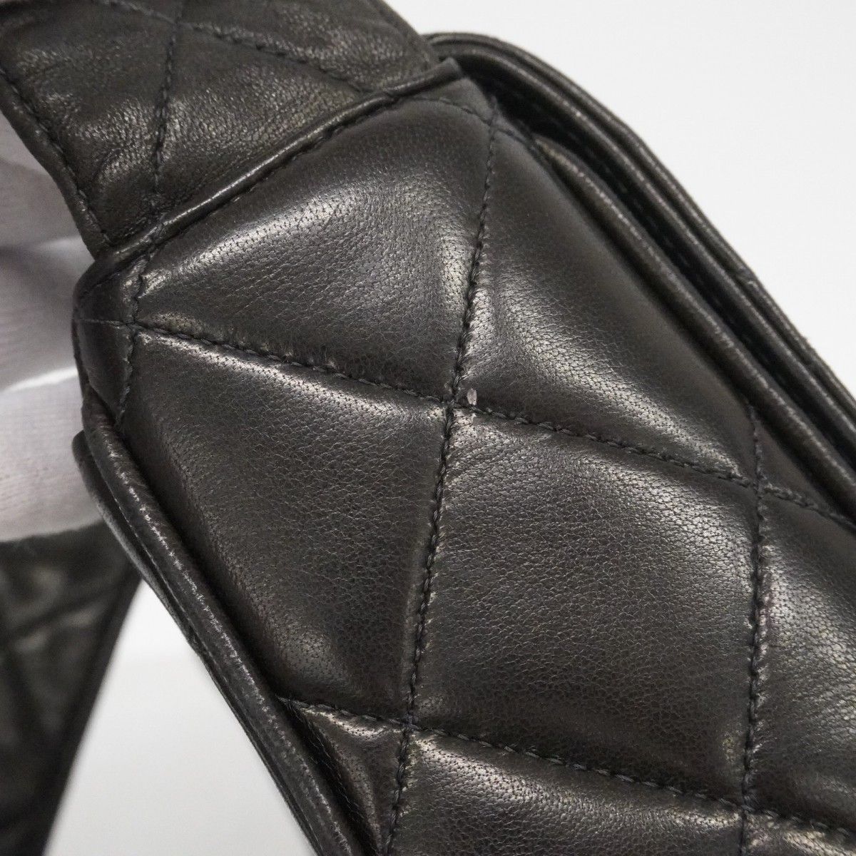 Chanel Shoulder Bag Quilted Lambskin Black Gold — view 9