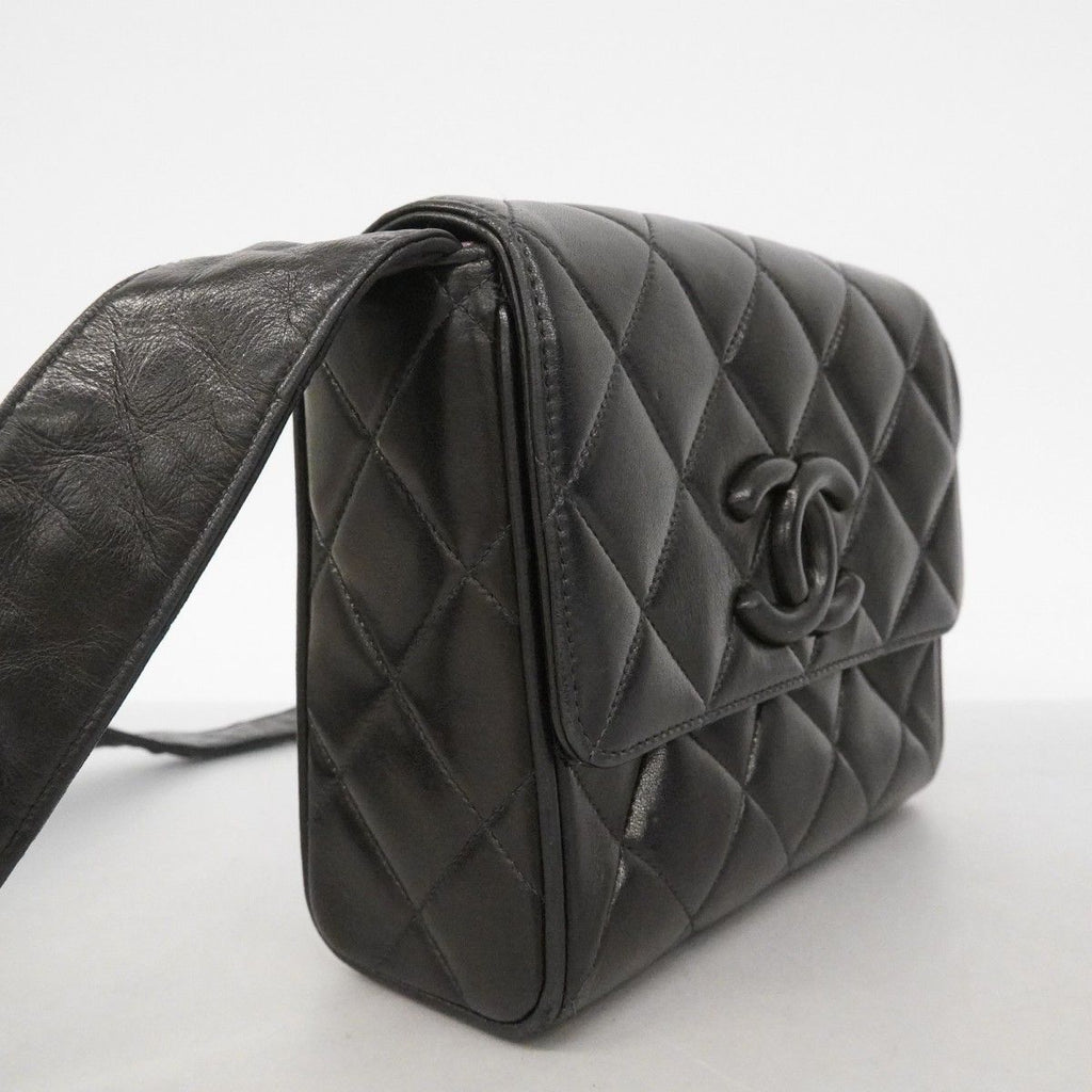 Chanel Shoulder Bag Quilted Lambskin Black Gold — view 2
