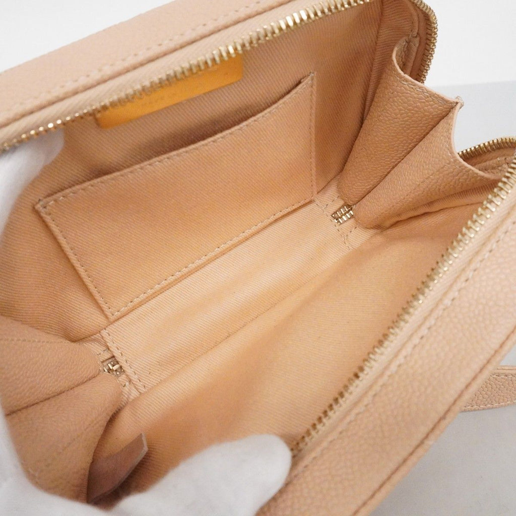 Chanel Shoulder Bag Quilted Caviar Leather Beige Gold — view 4