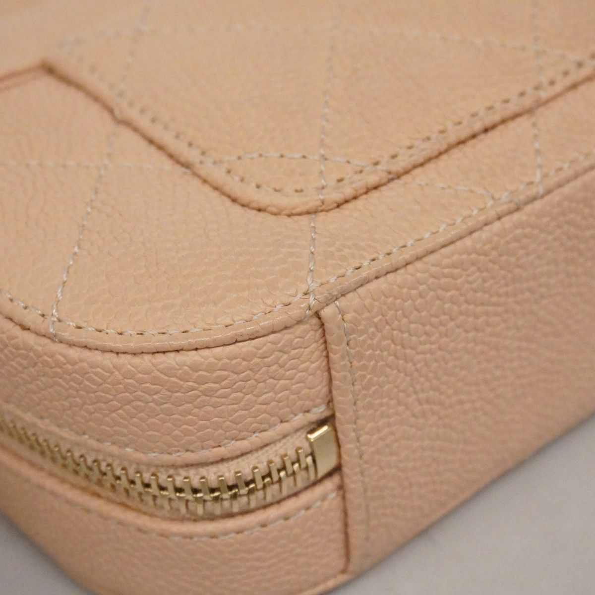 Chanel Shoulder Bag Quilted Caviar Leather Beige Gold — view 6