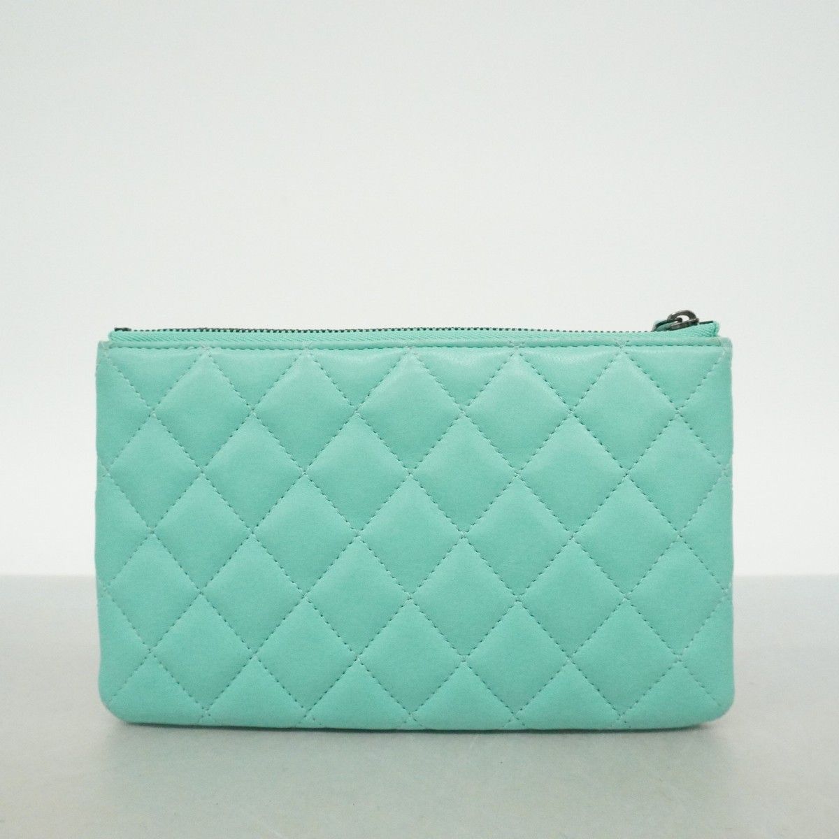 Chanel Pouch Quilted Lambskin Emerald Green — view 9