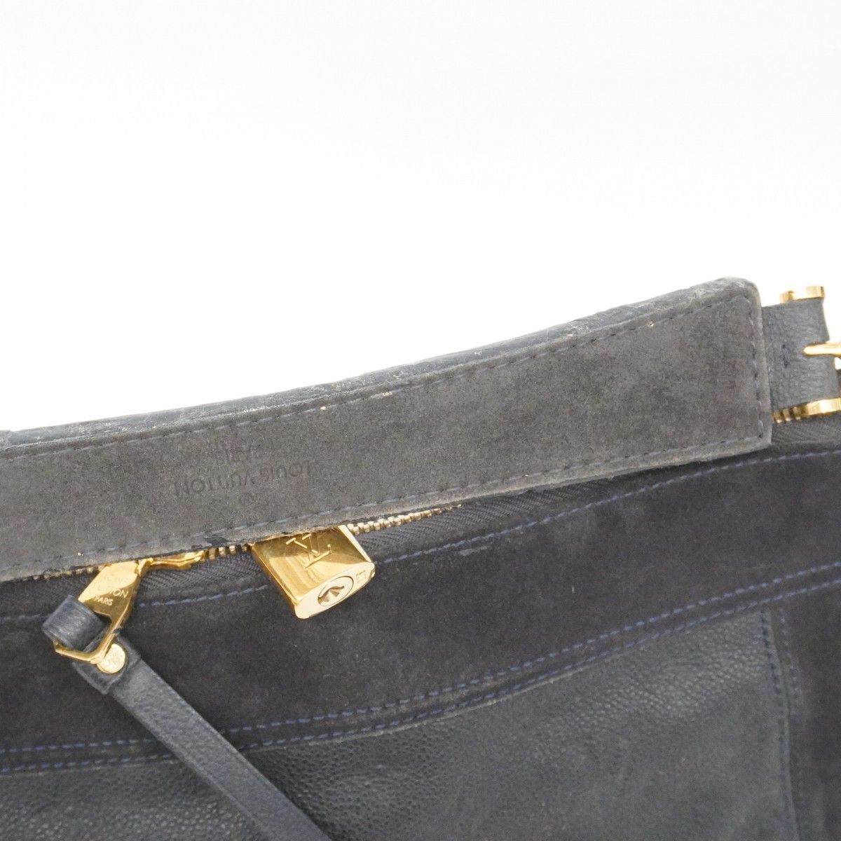 Louis Vuitton Shoulder Bag Monogram Empreinte Odas MM Infini — view 9