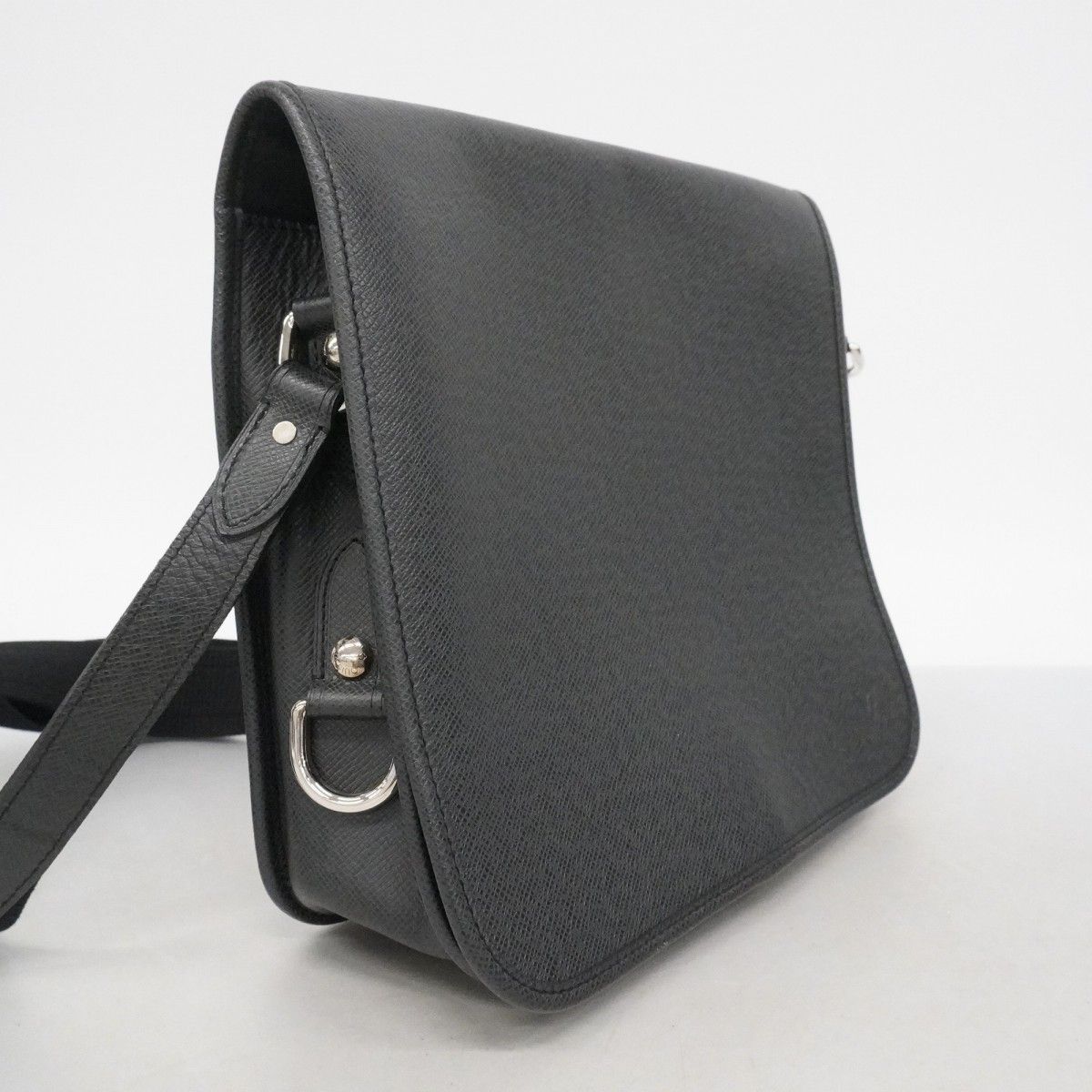 Louis Vuitton Shoulder Bag Taiga Andrey Ardoise — view 2