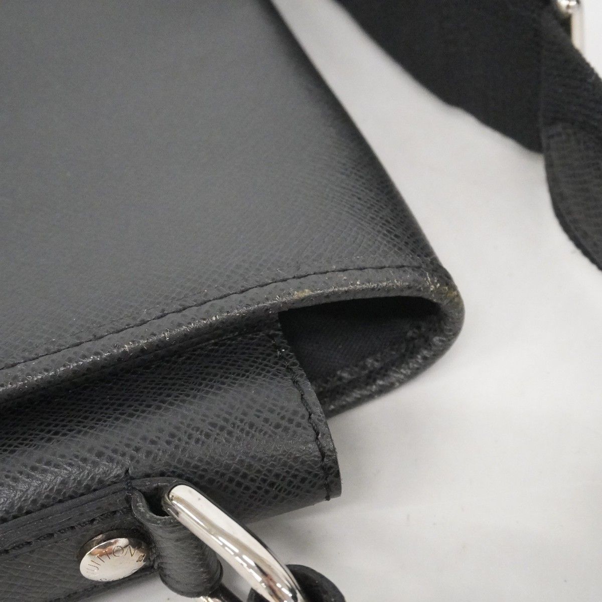 Louis Vuitton Shoulder Bag Taiga Andrey Ardoise — view 8