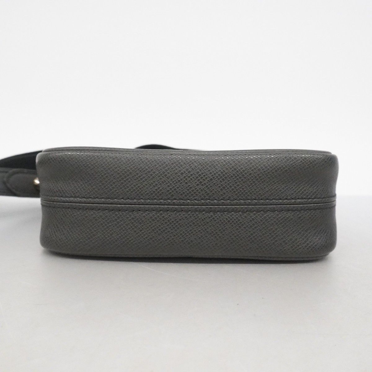 Louis Vuitton Shoulder Bag Taiga Dimitri Ardoise — view 3