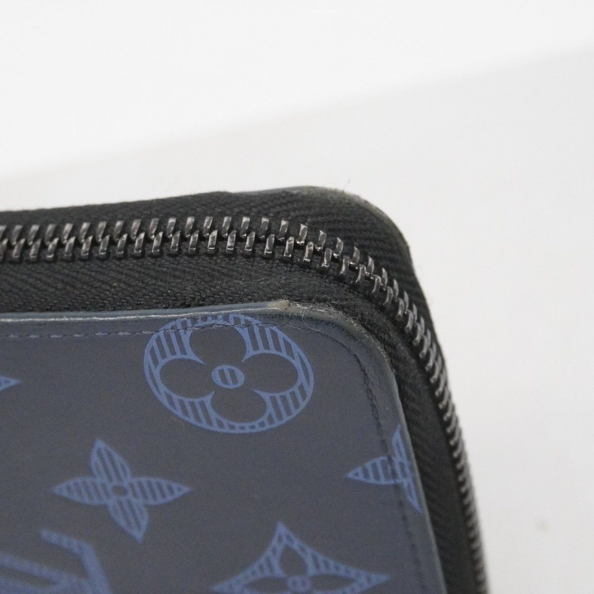Louis Vuitton Wallet Monogram Shadow Zippy Vertical Black Navy — view 7