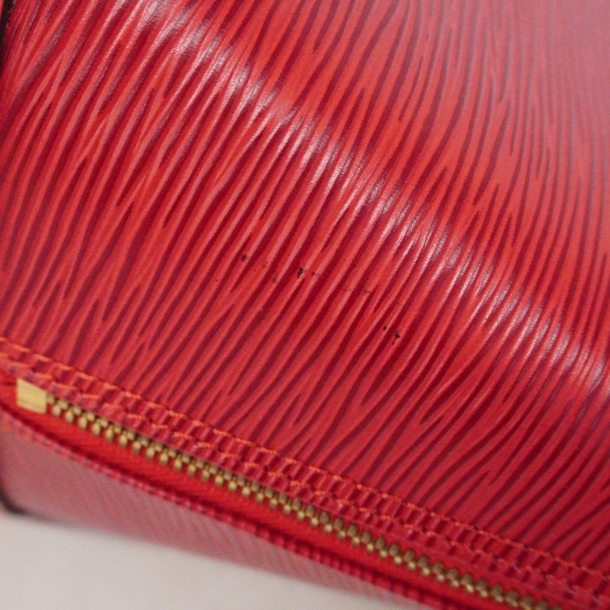 Louis Vuitton Handbag Epi Alma Castilian — view 9